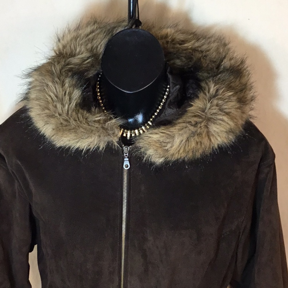 Wilson’s Leather - Picture 2 of 4